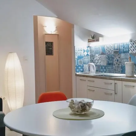 Loft East, Private Parking سبليت